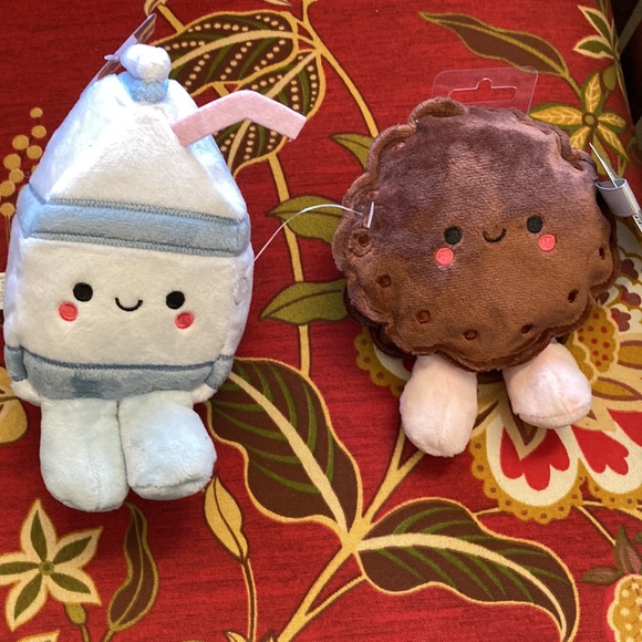 New Hallmark Better Together Milk and Cookie Magnetic Plush Set - Picture 2 of 2